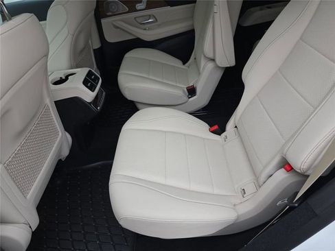 Certified 2024 Mercedes-Benz GLS 450 4MATIC image 16