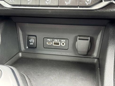 Used 2024 Nissan Sentra SV FWD image 7