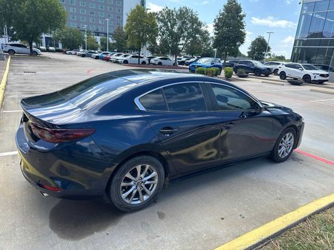 Used 2019 MAZDA MAZDA3 Sedan FWD image 5