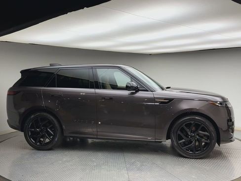 New 2026 Land Rover Range Rover Sport Dynamic SE AWD/4WD image 9