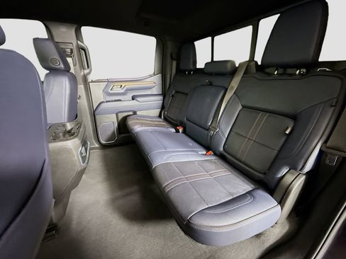 Used 2022 Chevrolet Silverado 1500 High Country w/ High Country Premium Package image 24