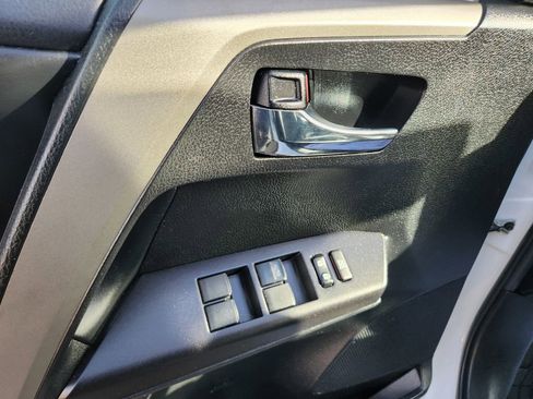 Used 2018 Toyota RAV4 XLE image 41