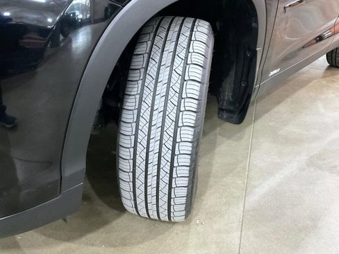 Used 2019 Toyota Highlander XLE w/ Protection Package #3 image 24