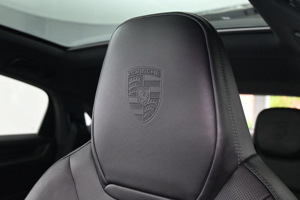 Certified 2024 Porsche Cayenne S AWD/4WD image 17