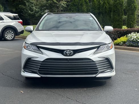 Used 2024 Toyota Camry XLE w/ Navigation Package FWD image 3