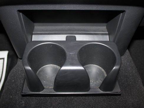 Used 2024 Nissan Titan SV image 49