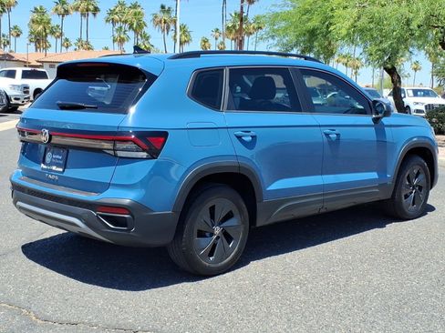 Certified 2025 Volkswagen Taos S FWD image 7