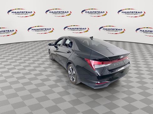 Used 2023 Hyundai Elantra SEL w/ Convenience Package FWD image 6