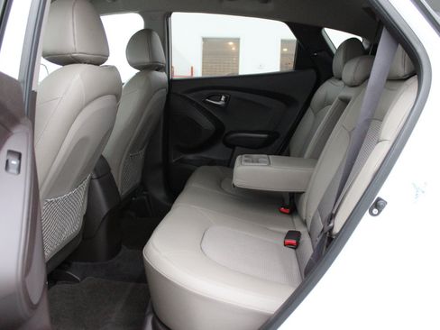 Used 2015 Hyundai Tucson GLS w/ Option Group 02 AWD/4WD image 8
