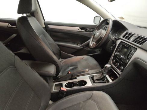 Used 2013 Volkswagen Passat 2.5 SE image 21
