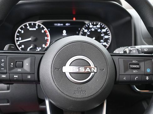 Used 2023 Nissan Rogue SV image 22