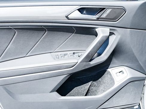 Certified 2024 Volkswagen Tiguan SE R-Line FWD image 21