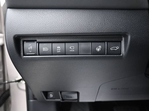 Used 2024 Toyota Venza Limited AWD/4WD image 20