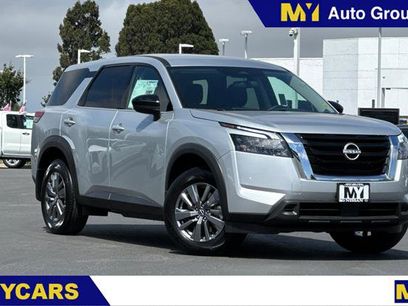 New 2025 Nissan Pathfinder S