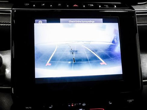 Used 2021 Jeep Grand Cherokee L Laredo w/ Luxury Tech Group I AWD/4WD image 22