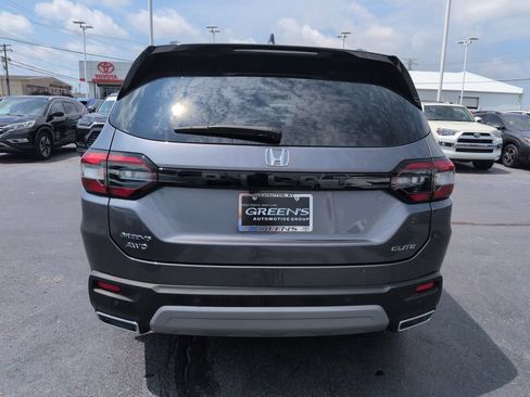 Used 2025 Honda Pilot Elite image 4