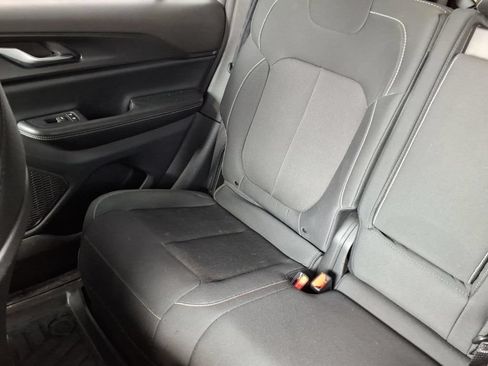 Used 2024 Jeep Grand Cherokee Laredo RWD image 17