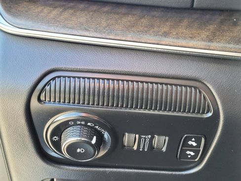 Used 2023 Jeep Grand Wagoneer L Series II AWD/4WD image 28