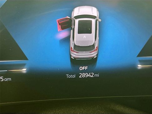 Used 2025 BMW X1 xDrive28i AWD/4WD image 12
