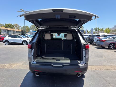 Used 2023 Chevrolet Traverse LS FWD image 15