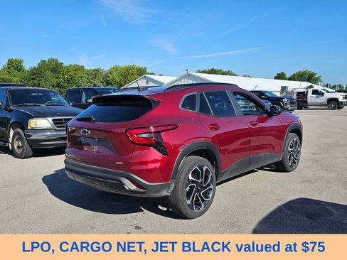 Used 2024 Chevrolet Trax RS w/ Sunroof Package FWD image 6