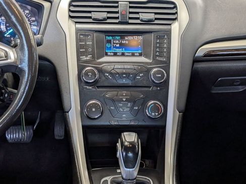 Used 2014 Ford Fusion SE w/ Equipment Group 202A image 25