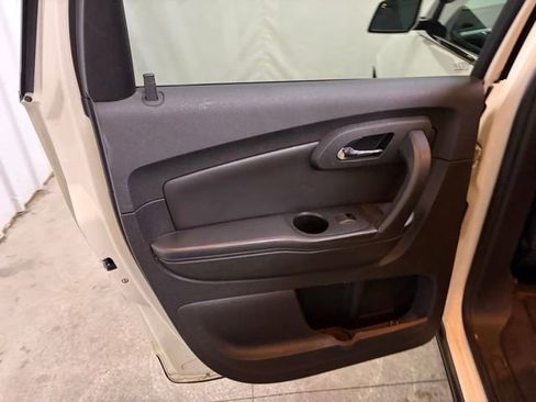 Used 2012 Chevrolet Traverse LT FWD image 20