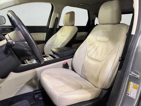 Used 2021 Ford Edge Titanium FWD image 10