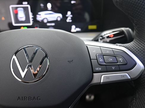 New 2026 Volkswagen Tiguan SE R-Line image 14