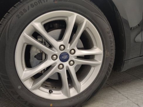 Used 2018 Ford Fusion SE w/ Fusion SE Technology Package FWD image 31