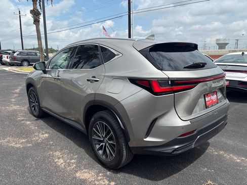 Used 2025 Lexus NX 250 FWD w/ Accessory Package (2T) image 4