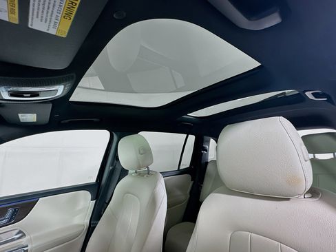 Used 2025 Mercedes-Benz GLB 250 image 25