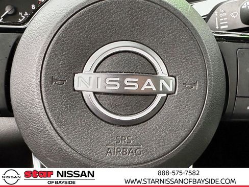 Certified 2024 Nissan Pathfinder SL w/ Black Appearance Package image 32