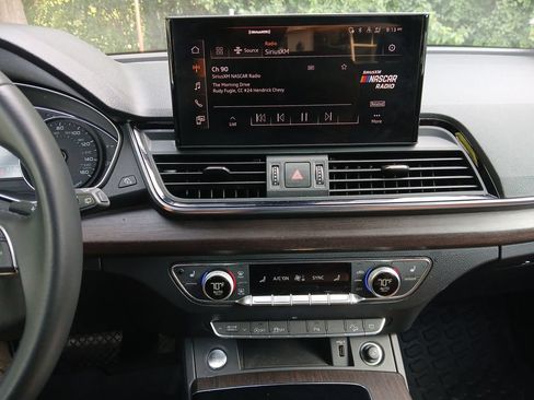 Used 2023 Audi Q5 2.0T Premium w/ Convenience Package AWD/4WD image 37