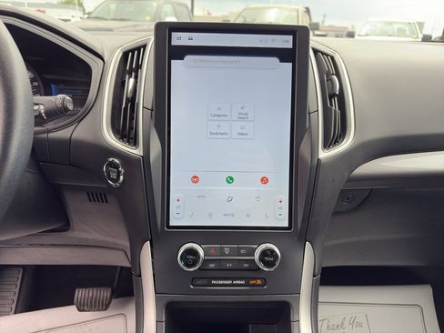 Used 2024 Ford Edge SEL image 13