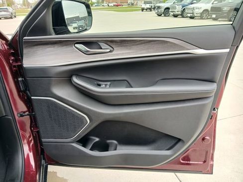 New 2026 Jeep Grand Cherokee L Limited AWD/4WD image 16