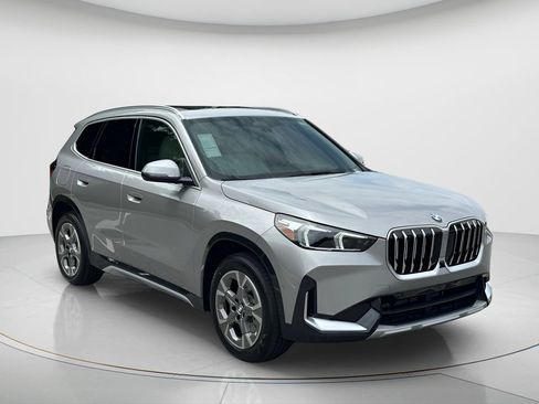 New 2026 BMW X1 xDrive28i w/ Technology Package AWD/4WD image 3