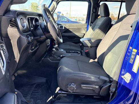 Used 2020 Jeep Wrangler Unlimited Sahara w/ Dual Top Group image 27