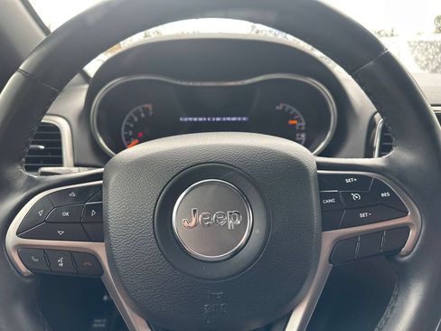Used 2021 Jeep Grand Cherokee Laredo X AWD/4WD image 29
