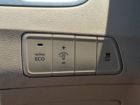 Used 2012 Hyundai Elantra GLS FWD image 23