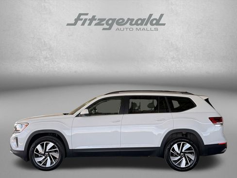Used 2024 Volkswagen Atlas SE AWD/4WD image 3