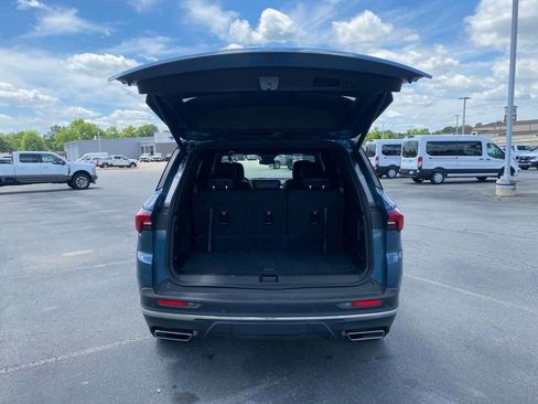 Used 2025 Buick Enclave Preferred FWD image 9