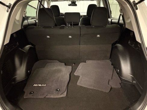 Used 2017 Toyota RAV4 LE image 10