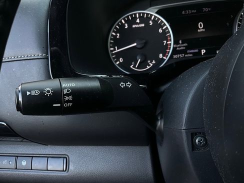 Used 2024 Nissan Pathfinder SV image 34