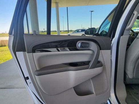 Used 2016 Buick Enclave Premium w/ Experience Buick Package FWD image 18