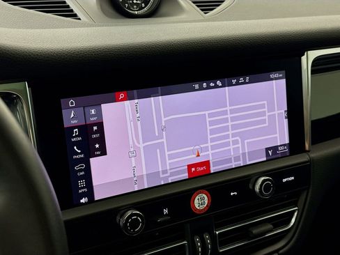Certified 2025 Porsche Macan image 20