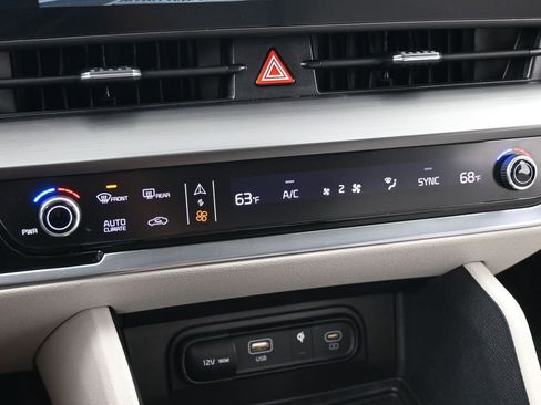 Used 2023 Kia Sportage EX image 24