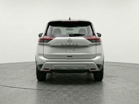 Used 2025 Nissan Rogue SV image 7