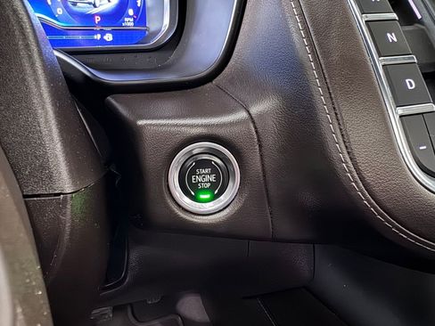 Certified 2022 Chevrolet Tahoe Z71 w/ Luxury Package image 28