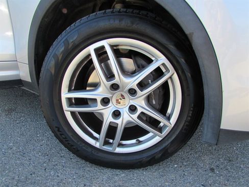 Used 2012 Porsche Cayenne AWD/4WD image 23